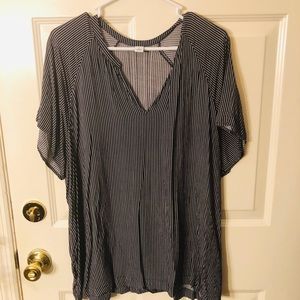Women’s Size XXL Old Navy V Neck Blouse